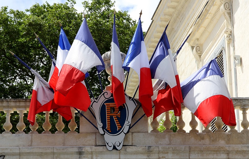 Législatives françaises - Le bloc de gauche devant le centre (résultats définitifs)